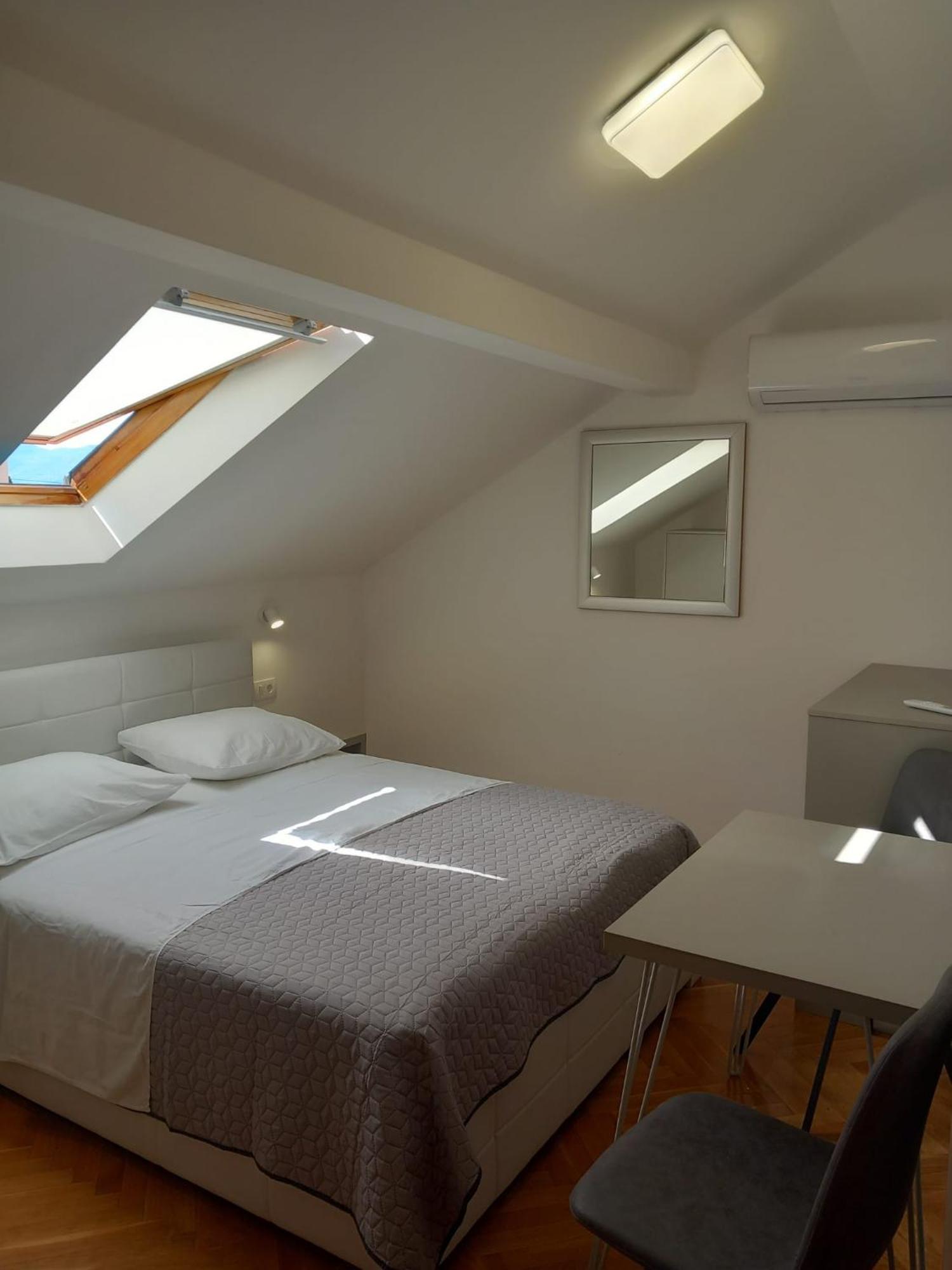 Marjan Apartment & Rooms Split Exterior photo
